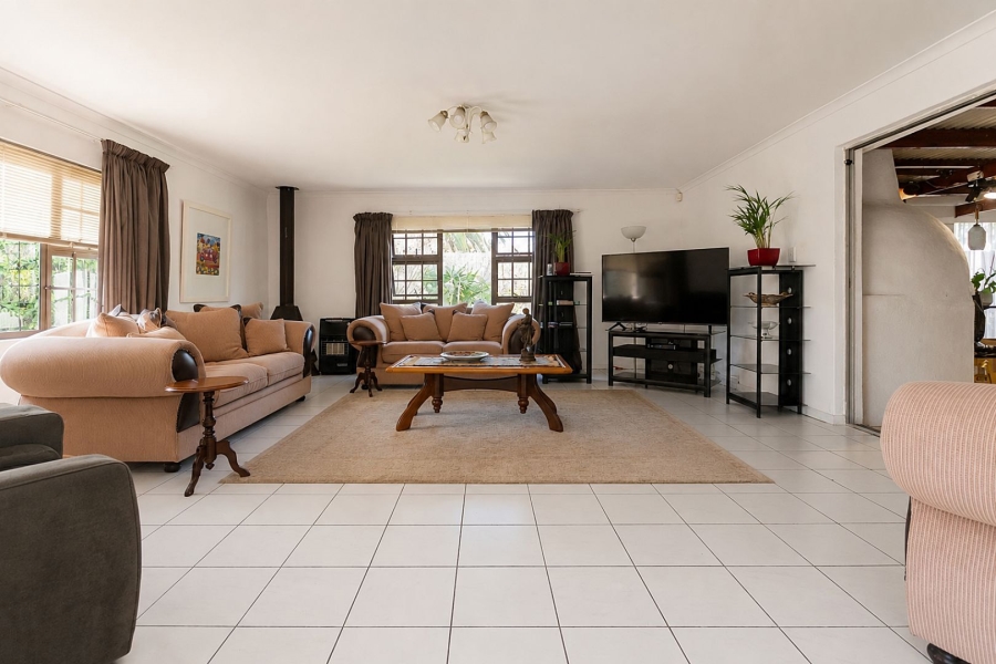 3 Bedroom Property for Sale in Middedorp Western Cape